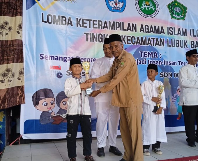 Selamat Atas Juara 1 tilawah putra  Juara 3 pidato putri SD AL-AZHAR 1 Loketa tingkat kecamatan